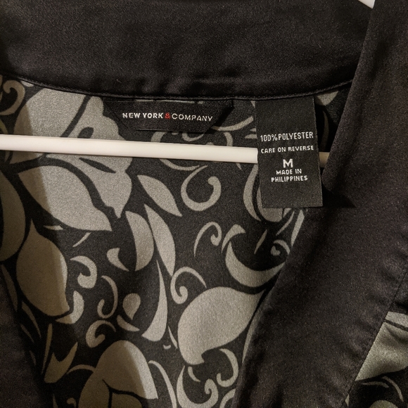 NY & Co size Medium top - Picture 5 of 5